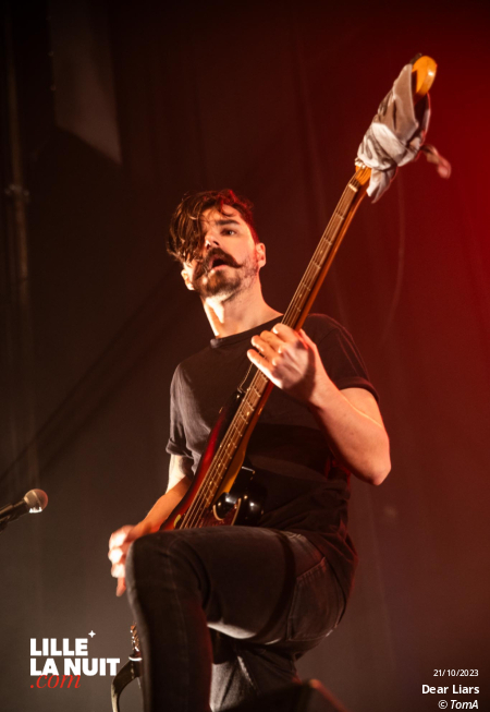 Fighters Night avec Dear Liars + Noise Emission Control + November + The Butcher’s Rodeo à l’espace Gerard Philipe de Wasquehal en live - photo n°7