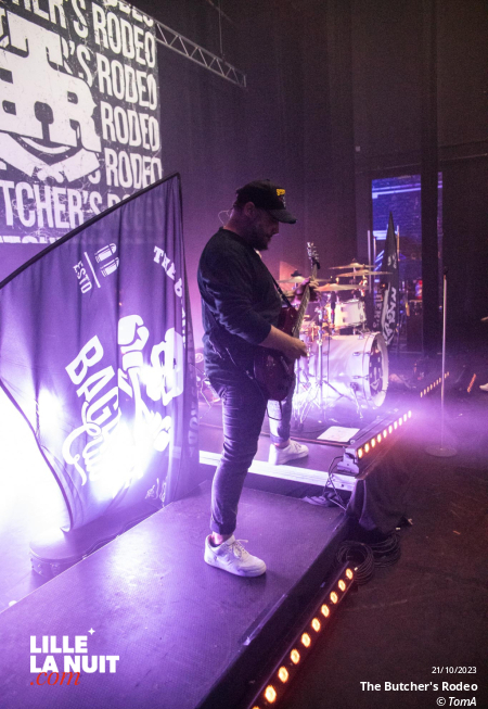 Fighters Night avec Dear Liars + Noise Emission Control + November + The Butcher’s Rodeo à l’espace Gerard Philipe de Wasquehal en live - photo n°31