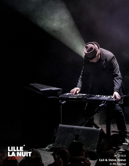 Cali & Steve Nieve + Laurene Vatier au Métaphone de Oignies en live - photo n°32