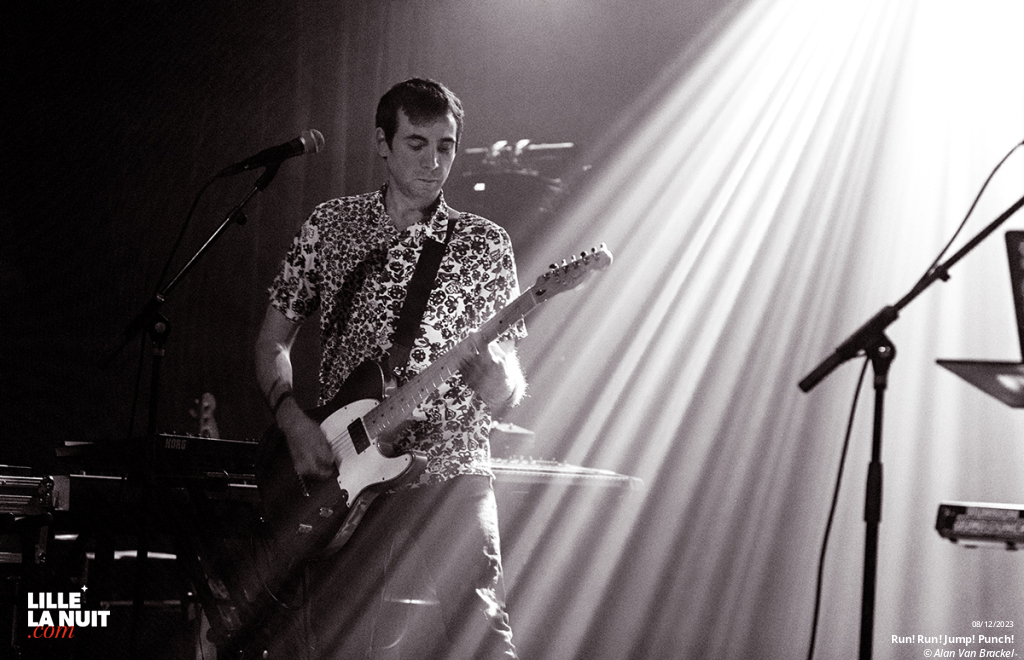 Grand Blanc + Coeur Kaiju + Run! Run! Jump! Punch! à la Ferme d’en Haut en live - photo n°5