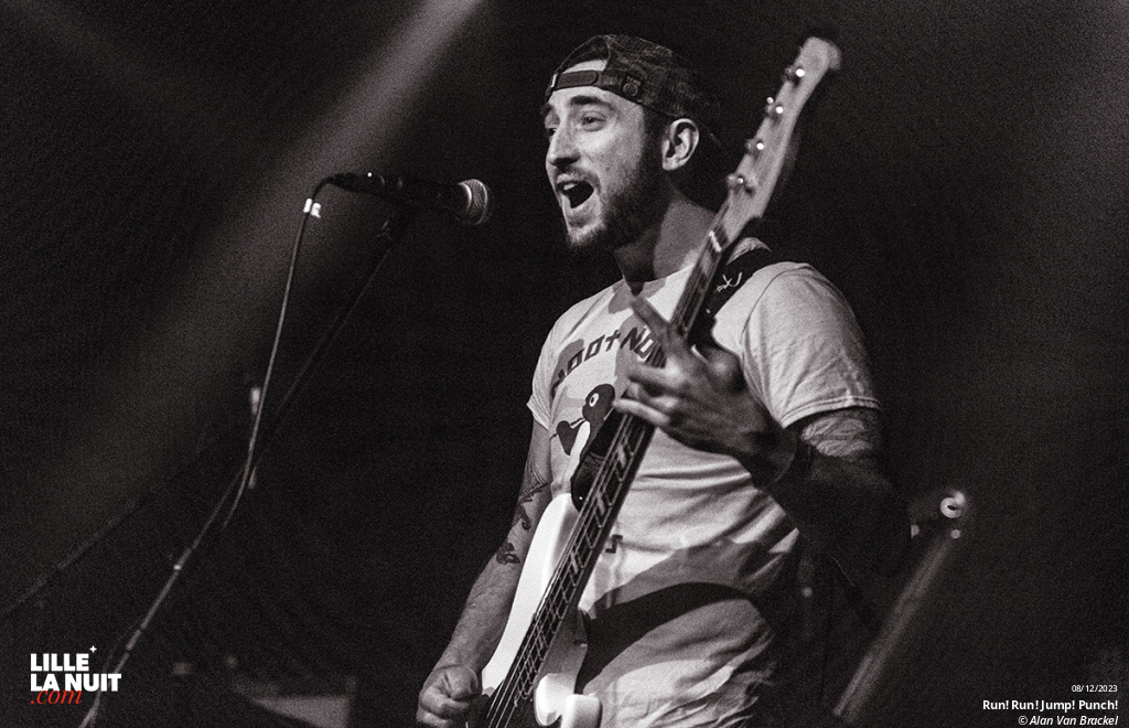 Grand Blanc + Coeur Kaiju + Run! Run! Jump! Punch! à la Ferme d’en Haut en live - photo n°2