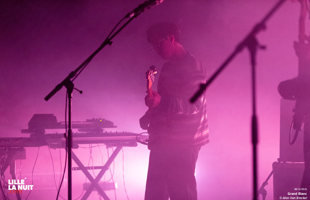 Grand Blanc + Coeur Kaiju + Run! Run! Jump! Punch! à la Ferme d’en Haut en live - photo n°5