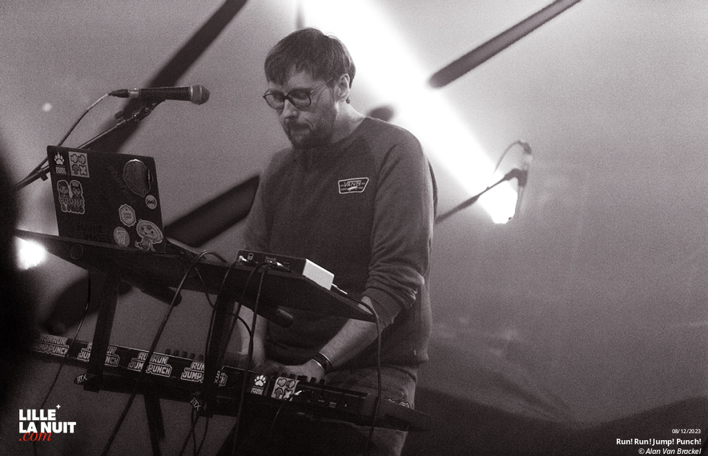 Grand Blanc + Coeur Kaiju + Run! Run! Jump! Punch! à la Ferme d’en Haut en live - photo n°1