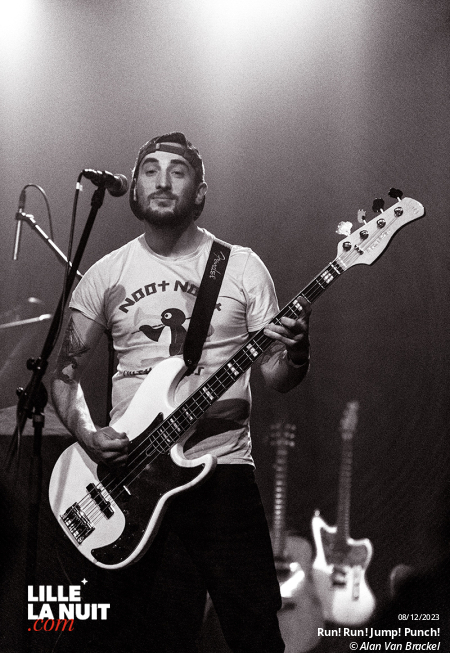 Grand Blanc + Coeur Kaiju + Run! Run! Jump! Punch! à la Ferme d’en Haut en live - photo n°7