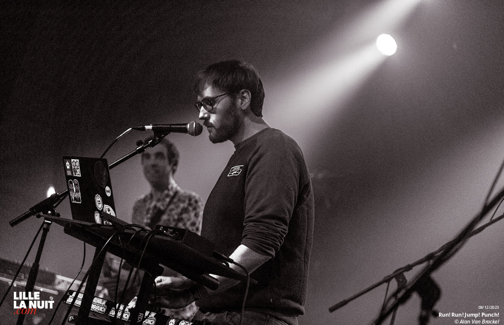 Grand Blanc + Coeur Kaiju + Run! Run! Jump! Punch! à la Ferme d’en Haut en live - photo n°4