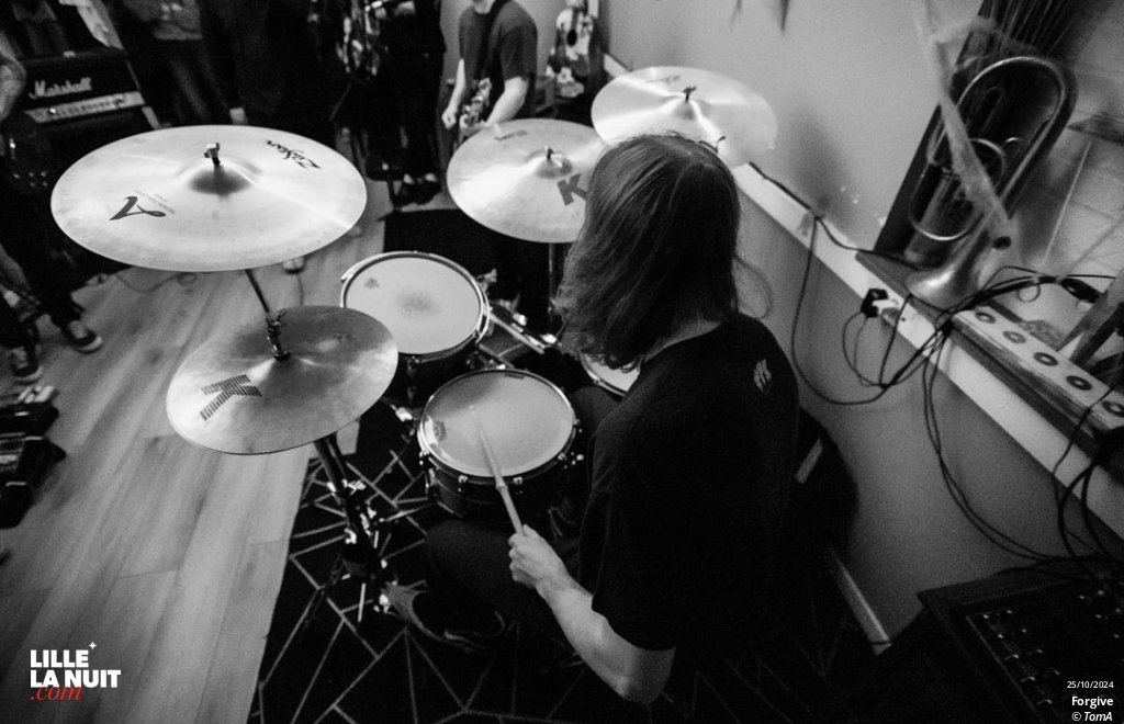 Forgive + November au Gramophone Cambrai en live - photo n°7