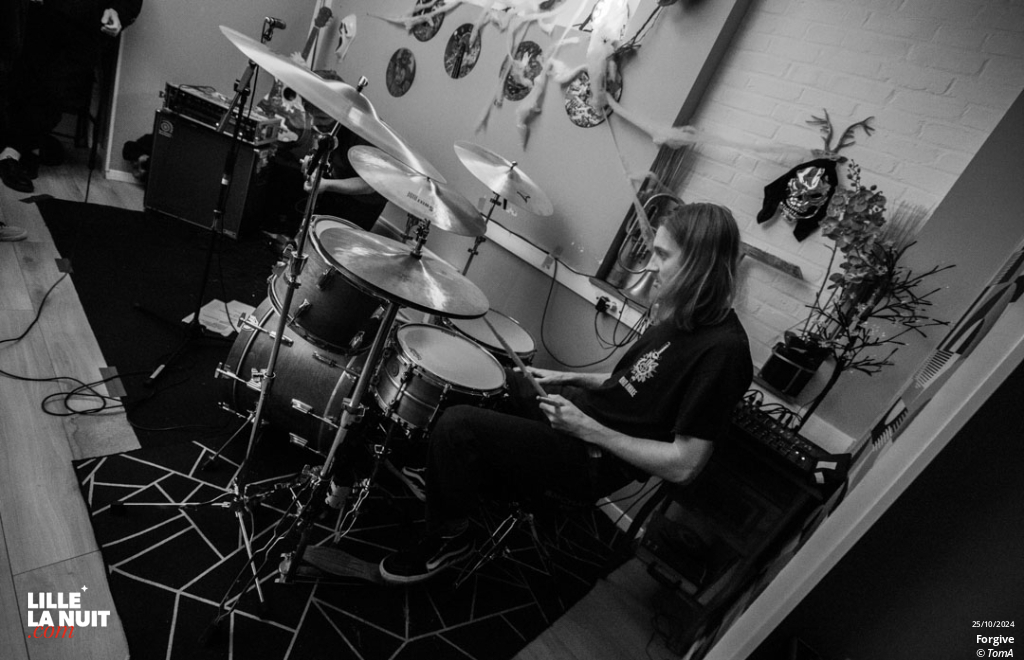 Forgive + November au Gramophone Cambrai en live - photo n°37