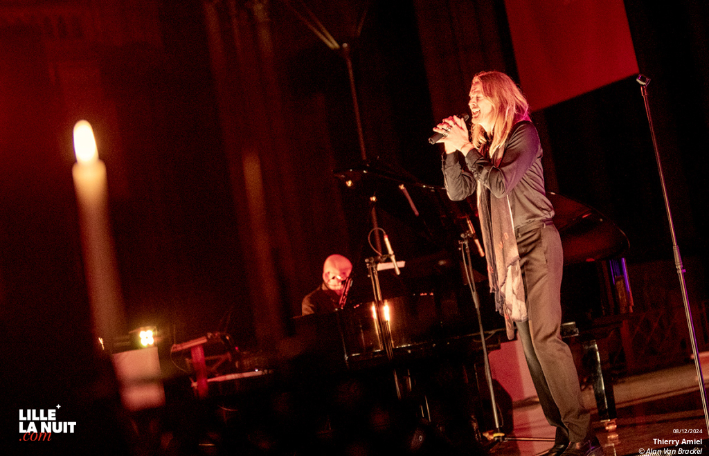 Thierry Amiel en piano-voix à la cathédrale Notre-Dame de La Treille en live - photo n°8