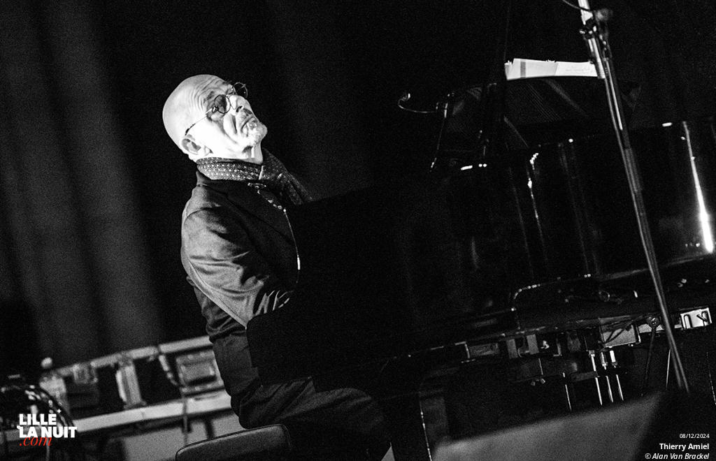 Thierry Amiel en piano-voix à la cathédrale Notre-Dame de La Treille en live - photo n°6
