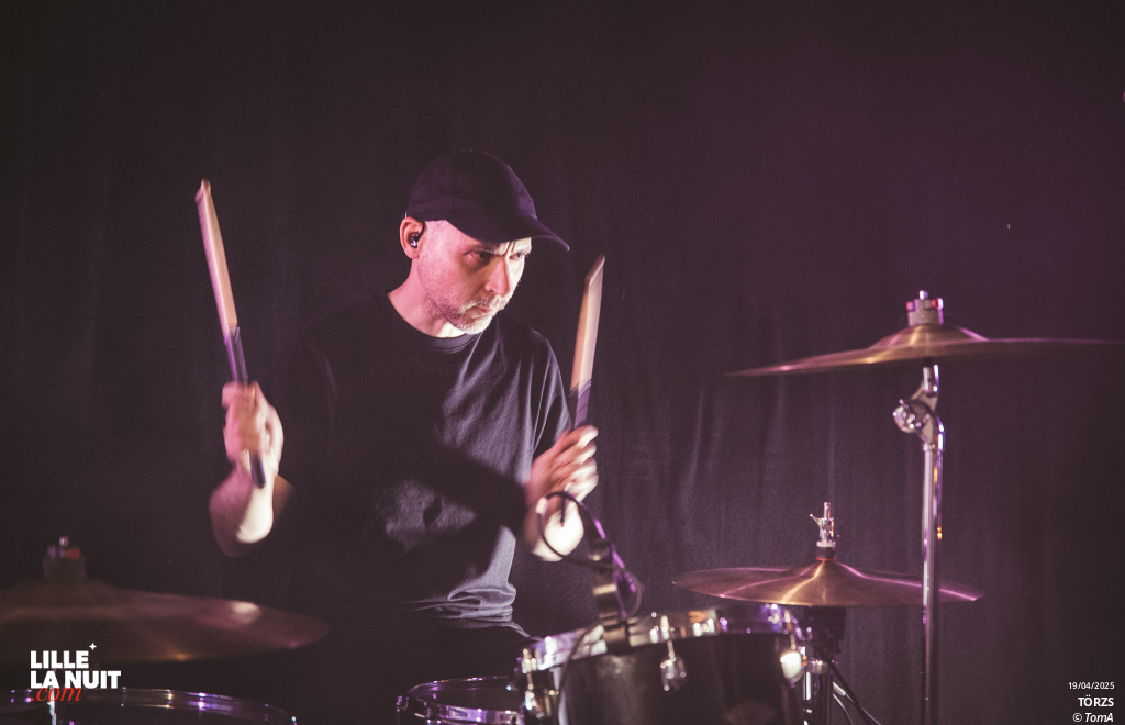 TÖRZS + Oh Hiroshima à la Bulle Café en live - photo n°17