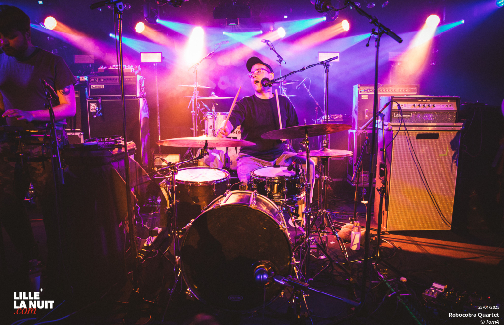 And So I Watch You From Afar + Scaler + Robocobra Quartet à l’Aéronef en live - photo n°12