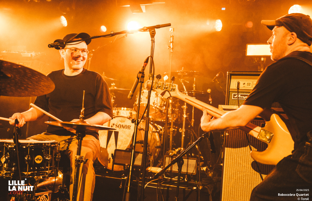 And So I Watch You From Afar + Scaler + Robocobra Quartet à l’Aéronef en live - photo n°23