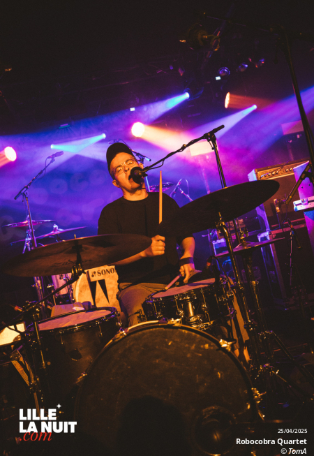 And So I Watch You From Afar + Scaler + Robocobra Quartet à l’Aéronef en live - photo n°4