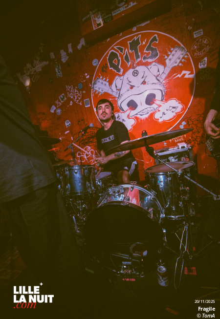 Fragile + Stonks au Pit’s à Courtrai en live - photo n°12
