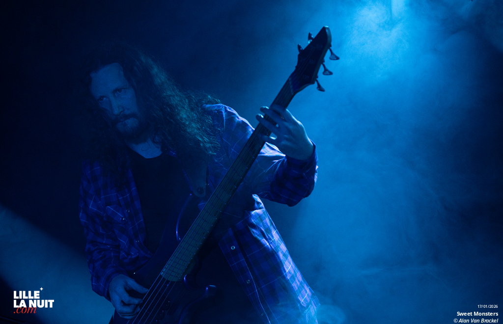 Between Monsters and Shadows à la Brat Cave : Nightfall District + Kill The Hollow + Sweet Monsters en live - photo n°4