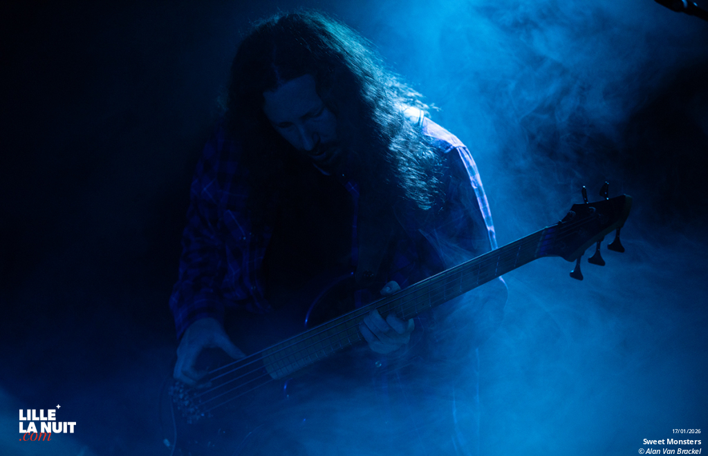 Between Monsters and Shadows à la Brat Cave : Nightfall District + Kill The Hollow + Sweet Monsters en live - photo n°2