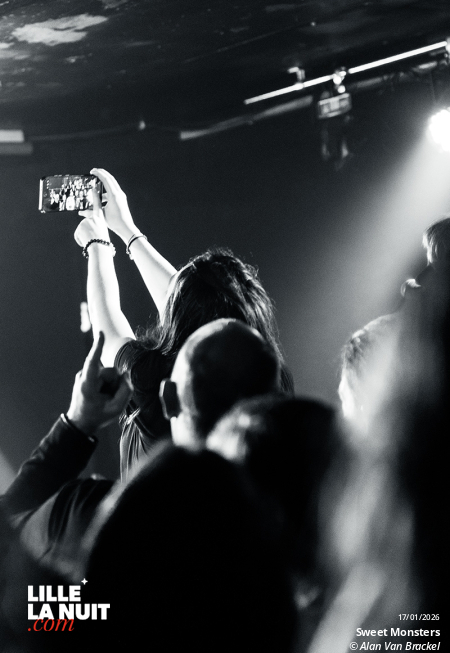 Between Monsters and Shadows à la Brat Cave : Nightfall District + Kill The Hollow + Sweet Monsters en live - photo n°15