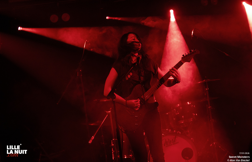 Between Monsters and Shadows à la Brat Cave : Nightfall District + Kill The Hollow + Sweet Monsters en live - photo n°6