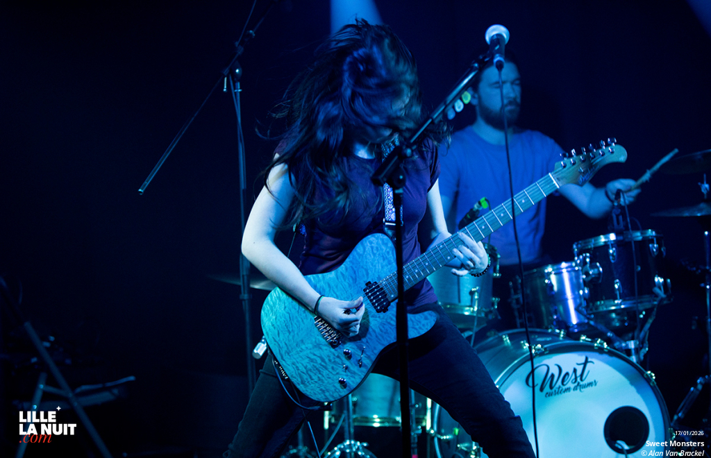 Between Monsters and Shadows à la Brat Cave : Nightfall District + Kill The Hollow + Sweet Monsters en live - photo n°10