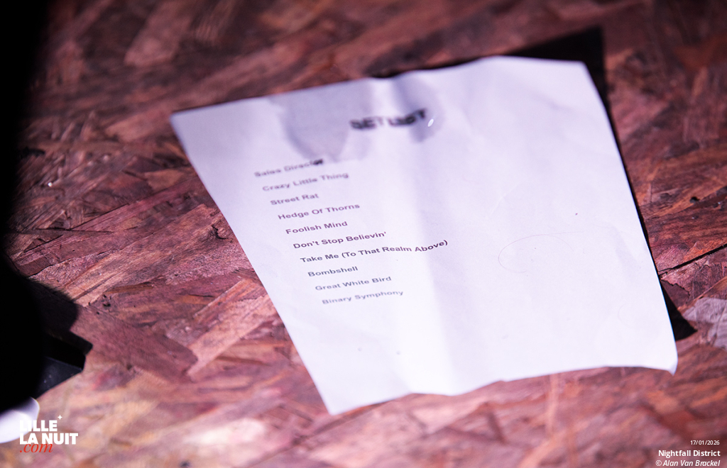 Between Monsters and Shadows à la Brat Cave : Nightfall District + Kill The Hollow + Sweet Monsters en live - photo n°15