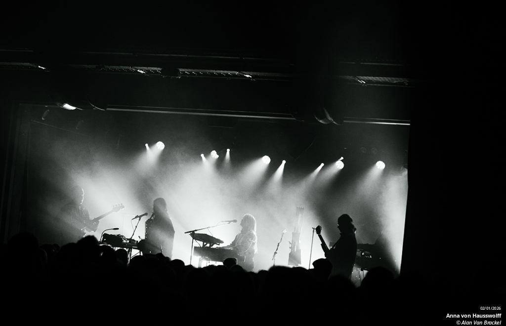 Anna von Hausswolff + Fantôme Josepha au club de l&rsquo;Aéronef de Lille en live - photo n°14