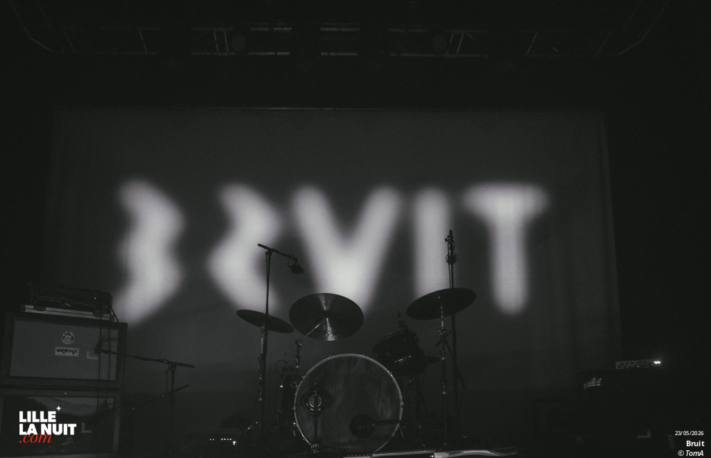 Bruit ≤ + It It Anita au Grand Mix en live - photo n°1