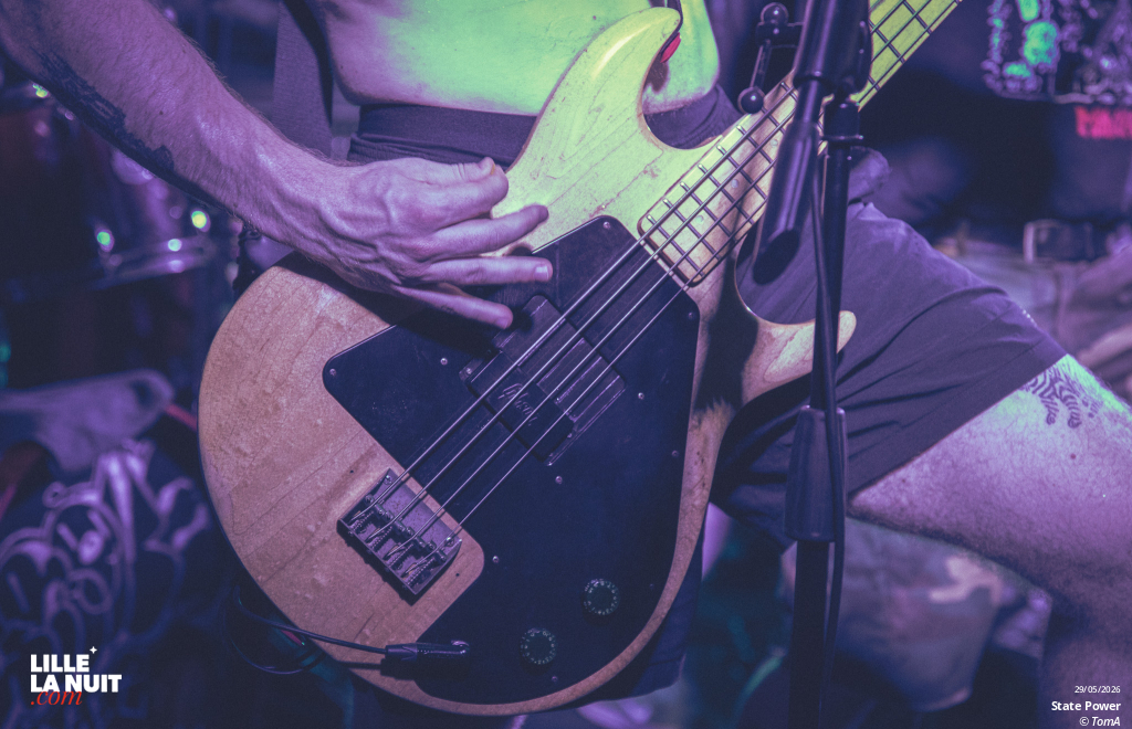 November + State Power + Grove Street à La Bulle Café en live - photo n°8