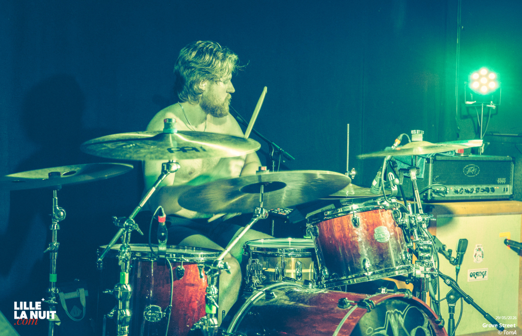 November + State Power + Grove Street à La Bulle Café en live - photo n°16