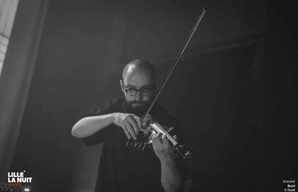 Bruit ≤ + It It Anita au Grand Mix en live - photo n°37