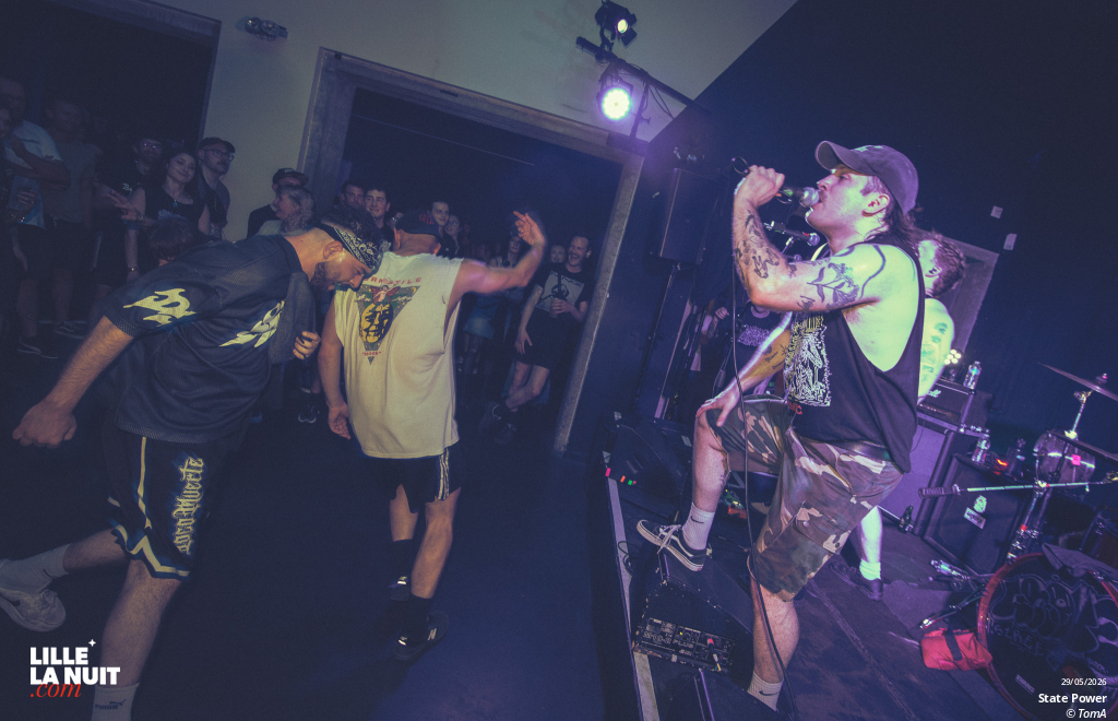 November + State Power + Grove Street à La Bulle Café en live - photo n°3