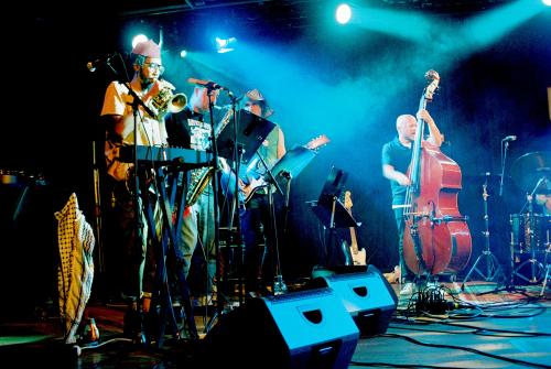 The Young Mothers + Centre Aéré