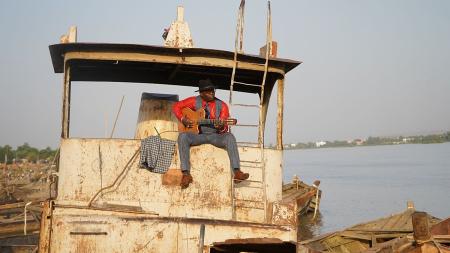 Le Temps d’une Lune #8 : Vieux Farka Touré Sextet + Mossäfer
