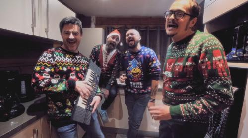 Les Fatals Picards dévoilent leur nouveau clip « Le pull moche de Noël »