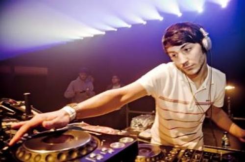 Disorder#2:  Brodinski – Das Glow – Tiga