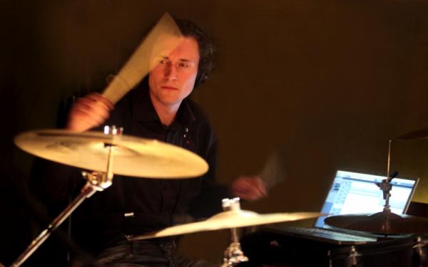 Apprenez à jouer de la batterie en ligne !