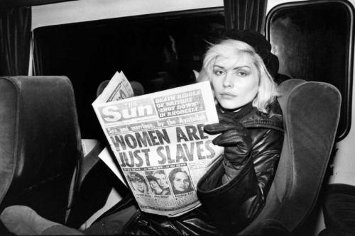 Heure Exquise ! – Atomic Blondie