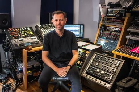 Olivier Classe, l’ingénieur et illustrateur lillois de la musique électronique