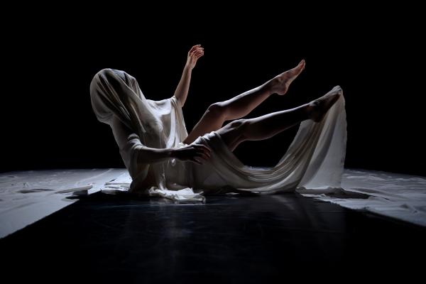 Aequilibrium &#8211; Interview de la danseuse et chorégraphe Camille Dewaele