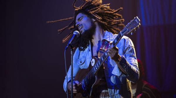 « Bob Marley : One Love » : le réalisateur Reinaldo Marcus Green et l&rsquo;acteur Kingsley Ben-Adir