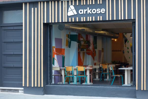 Arkose, une salle d&rsquo;escalade de bloc et un resto green