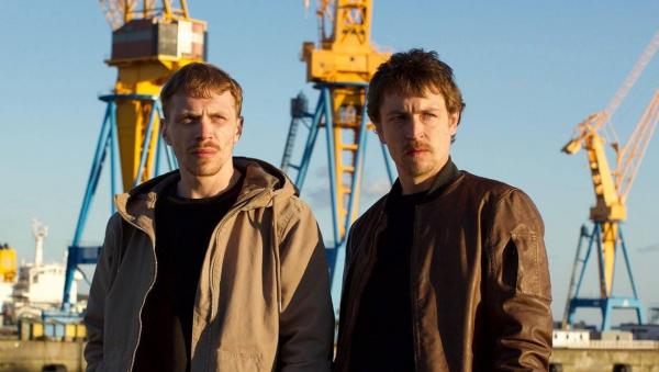 « Frères d&rsquo;Armes » :  un premier film à soutenir avec Vincent Rottiers et Kevin Azaïs