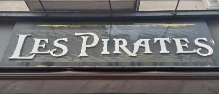 Les Pirates, ses rhums arrangés et ses aquariums…