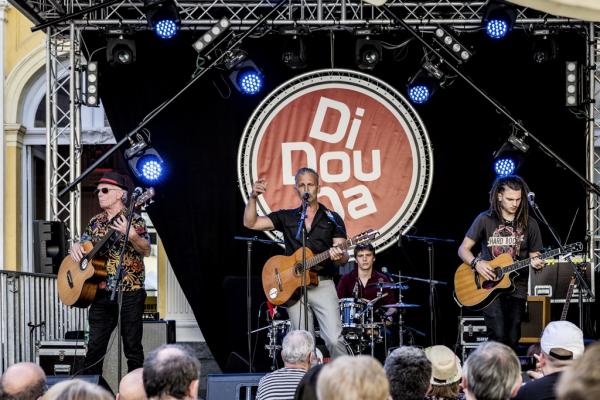 Les Amis de la Lune au festival Faites de la Chanson