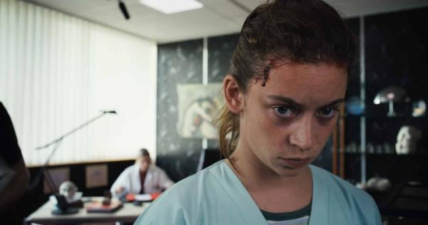 « Sanguine » : Marion Le Corroller dédie son body horror à la jeunesse